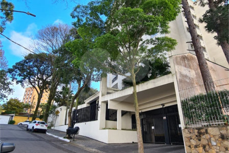 Apartamento à venda com 3 quartos, sendo 1 suíte,  em Alto da Boa Vista, São Paulo, SP