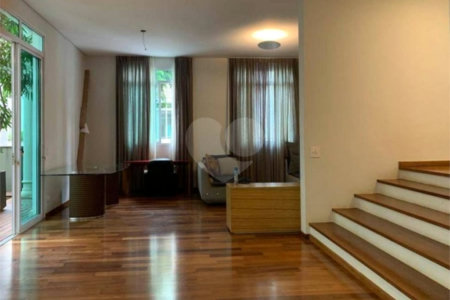 Casa à venda com 3 suítes no condomínio Brooklin Hills, São Paulo - SP