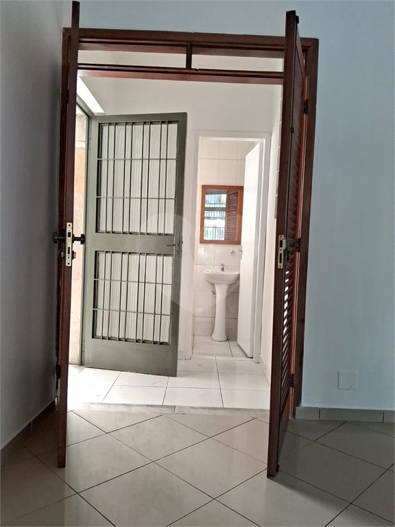 Sobrado para alugar com 3 quartos, sendo 1 suíte,  em Vila Progredior, São Paulo, SP