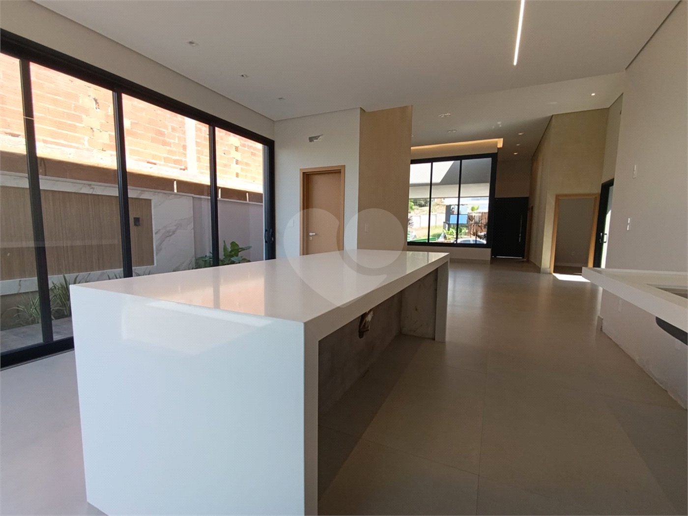 Casa à venda com 3 suítes no condomínio Villa Sapezal, Indaiatuba - SP