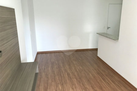 Apartamento à venda com 2 quartos, sendo 1 suíte,  em Melville Empresarial I e II, Barueri, SP