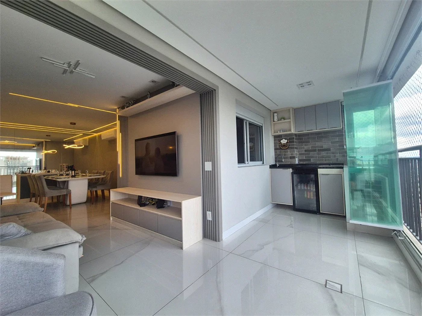 Apartamento à venda com 3 quartos, sendo 2 suítes,  em Jardim Caboré, São Paulo, SP