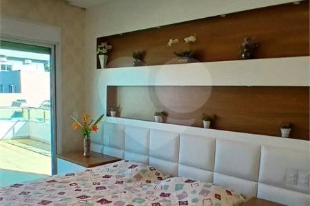 Casa à venda com 3 suítes no condomínio Figueira Garden, Atibaia - SP