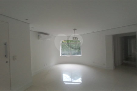 Apartamento à venda com 3 quartos, sendo 1 suíte,  em Vila Andrade, São Paulo, SP