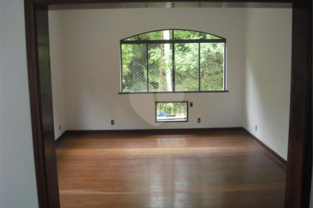 Casa à venda com 8 quartos, sendo 4 suítes, em Parque Alves de Lima, São Paulo, SP