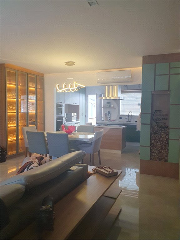 Casa à venda com 4 quartos, sendo 2 suítes, em Vila Guilherme, São Paulo, SP