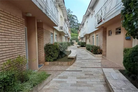 Casa à venda com 3 quartos, sendo 1 suíte, no condomínio Jardim das Palmas, São Paulo - SP