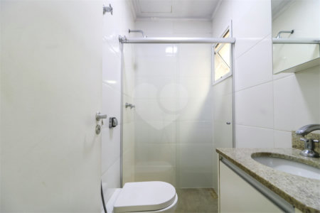 Casa à venda com 4 quartos, sendo 3 suítes, no condomínio Flower Garden Residence, São Paulo - SP