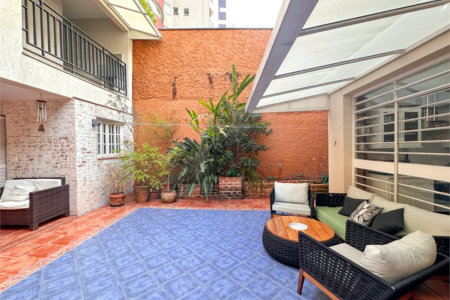Casa à venda com 3 quartos, sendo 1 suíte, no condomínio Barão do Triunfo, São Paulo - SP