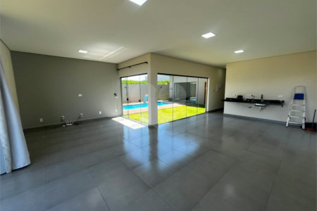 Casa à venda com 3 suítes em Terras de Santa Cristina Xiii Setor Marina, Paranapanema, SP