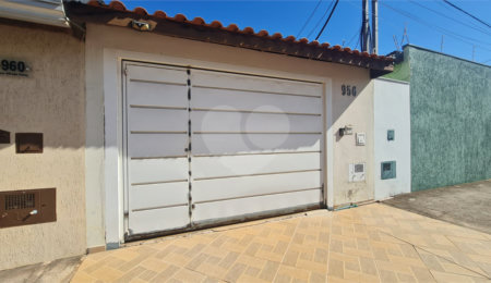 Casa à venda com 3 quartos, sendo 1 suíte, em Vila Carolina, Itapetininga, SP