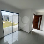 Casa à venda com 2 quartos, sendo 1 suíte, no condomínio Parque Guará, Rio de Janeiro - RJ