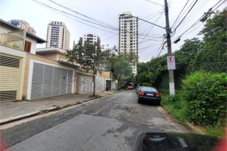 Sobrado à venda com 3 quartos, sendo 1 suíte,  em Jardim Bonfiglioli, São Paulo, SP