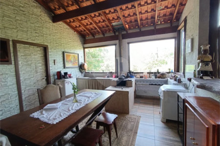 Chácara à venda com 5 quartos, sendo 3 suítes, em Vila Darcy Penteado (mailasqui), São Roque, SP