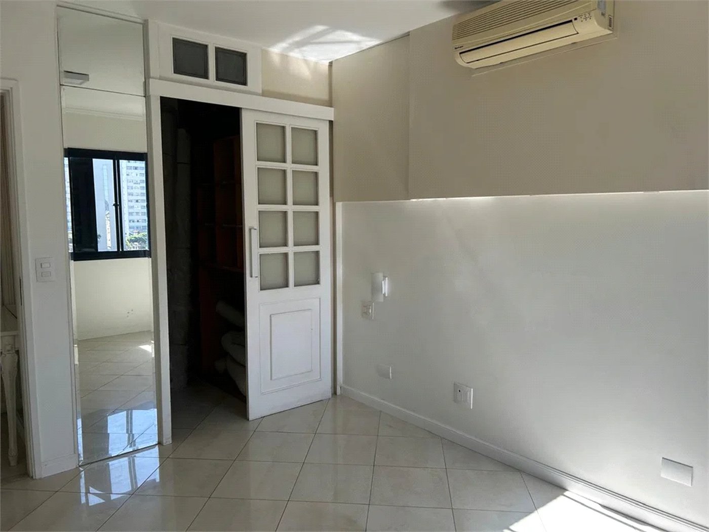 Apartamento para alugar com 3 quartos, sendo 1 suíte, em Pinheiros, São Paulo, SP