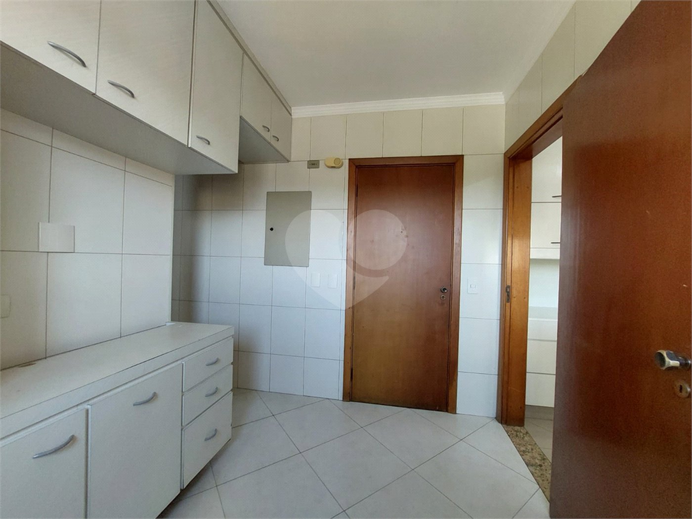 Apartamento à venda com 3 quartos, sendo 1 suíte, em Parque São Domingos, São Paulo, SP