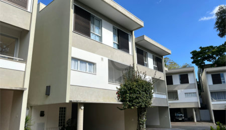 Casa à venda com 4 quartos, sendo 3 suítes, no condomínio Domus, São Paulo - SP