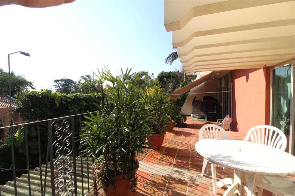 Casa à venda com 4 suítes em Jardim Leonor, São Paulo, SP