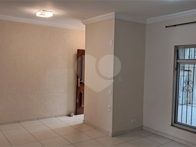Casa à venda ou para alugar com 3 quartos, sendo 1 suíte,  no condomínio Maison, São Paulo - SP