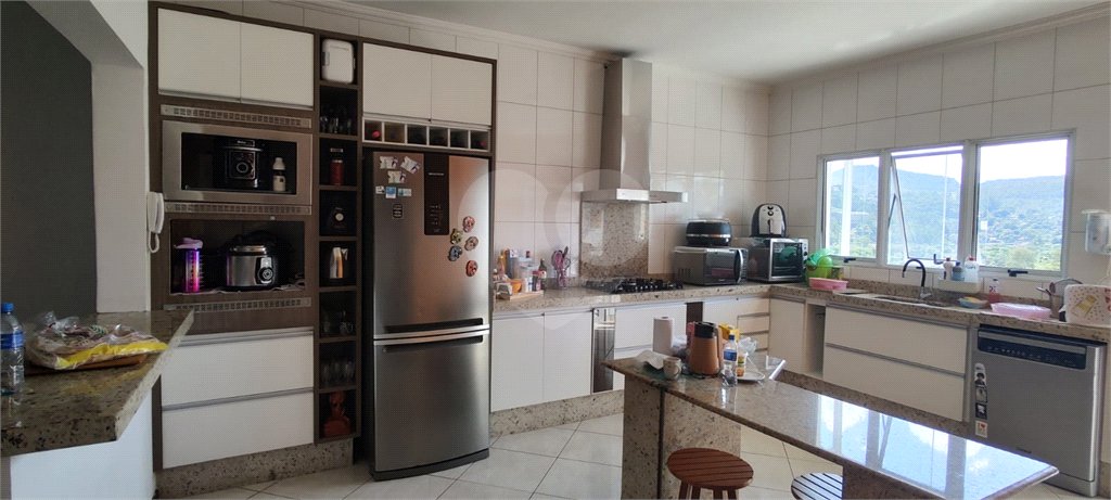 Casa à venda com 5 quartos, sendo 3 suítes,  em Capoavinha, Mairiporã, SP