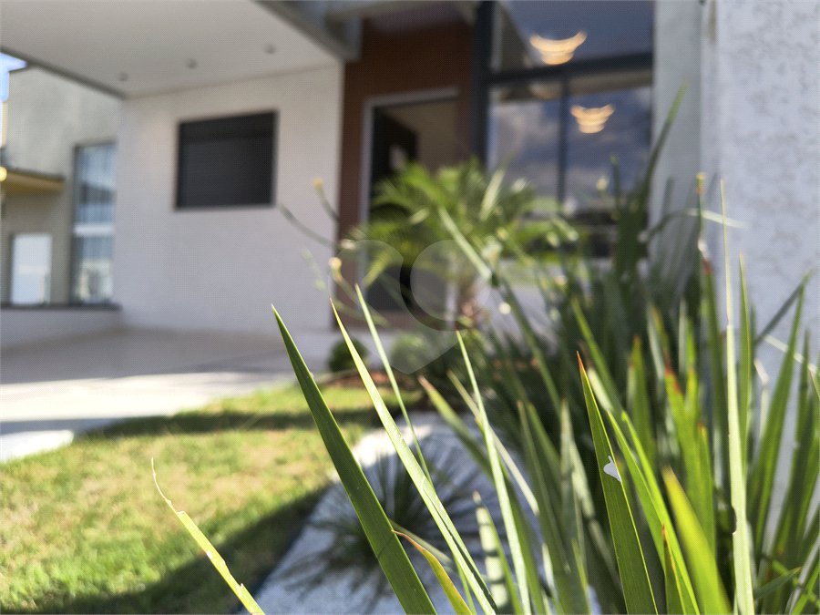Casa à venda com 3 quartos, sendo 1 suíte,  no condomínio Horto Florestal Villagio, Sorocaba - SP