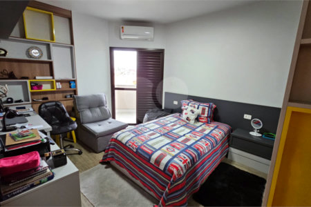 Apartamento à venda com 3 quartos, sendo 1 suíte,  no Centro, Suzano, SP
