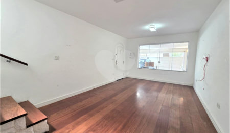 Sobrado à venda ou para alugar com 3 quartos, sendo 2 suítes,  em Vila Lucia, São Paulo, SP