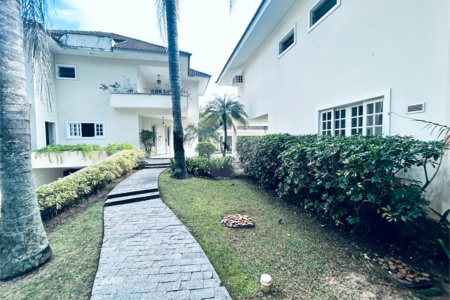 Casa à venda com 8 quartos, sendo 7 suítes, em Barra da Tijuca, Rio de Janeiro, RJ