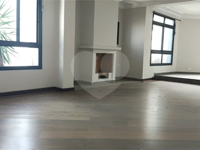 Duplex à venda com 3 suítes em Morumbi, São Paulo, SP
