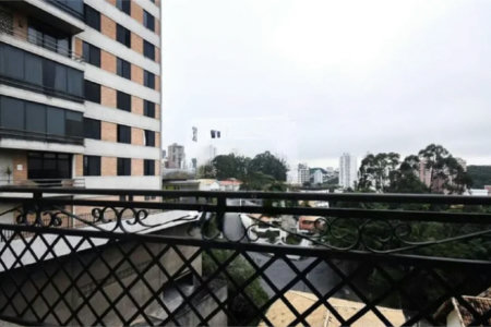 Casa à venda com 5 suítes em Jardim Londrina, São Paulo, SP