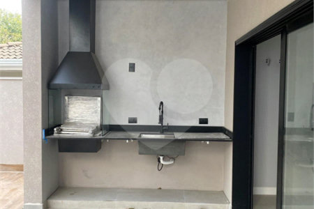 Casa à venda com 4 quartos, sendo 3 suítes, no condomínio Recanto dos Paturis, Vinhedo - SP