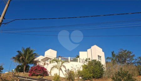 Casa à venda com 4 quartos, sendo 2 suítes,  no condomínio Terras de Santa Mariana, Caçapava - SP