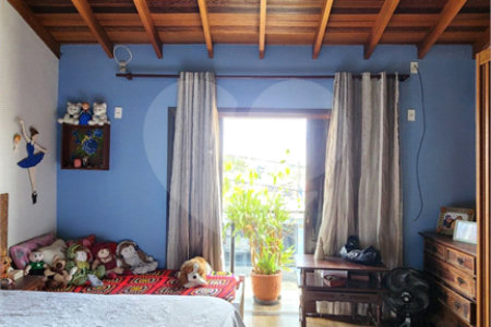 Sobrado à venda com 4 quartos, sendo 1 suíte, em Vila Romão, Salto, SP