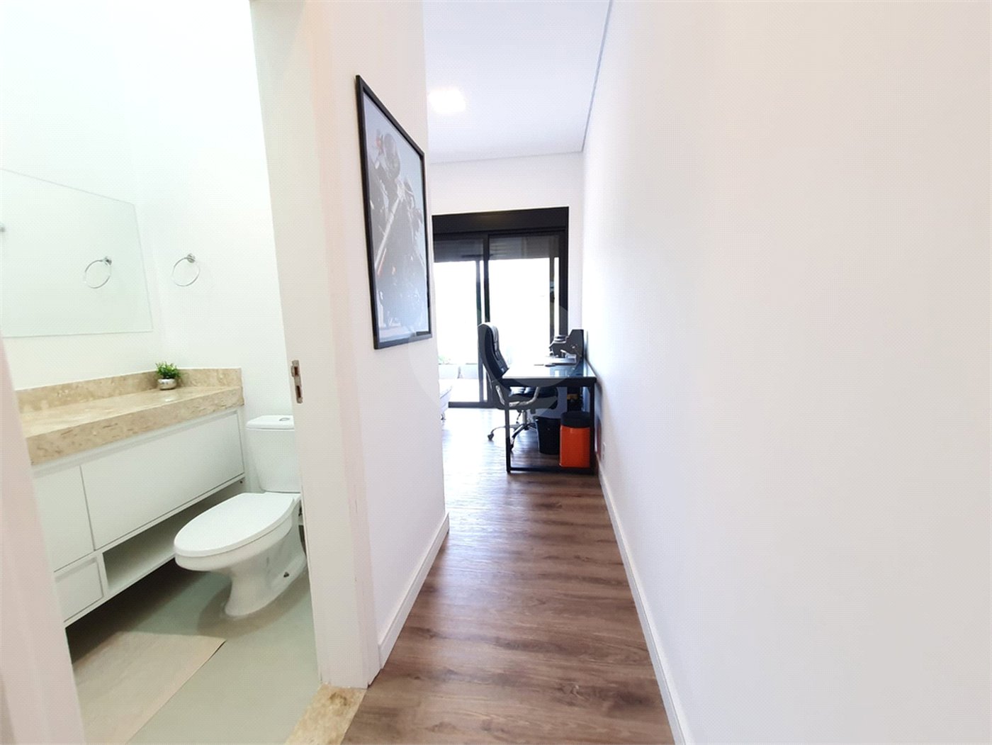 Casa à venda com 6 quartos, sendo 5 suítes, no condomínio Jardim Primavera, Louveira - SP