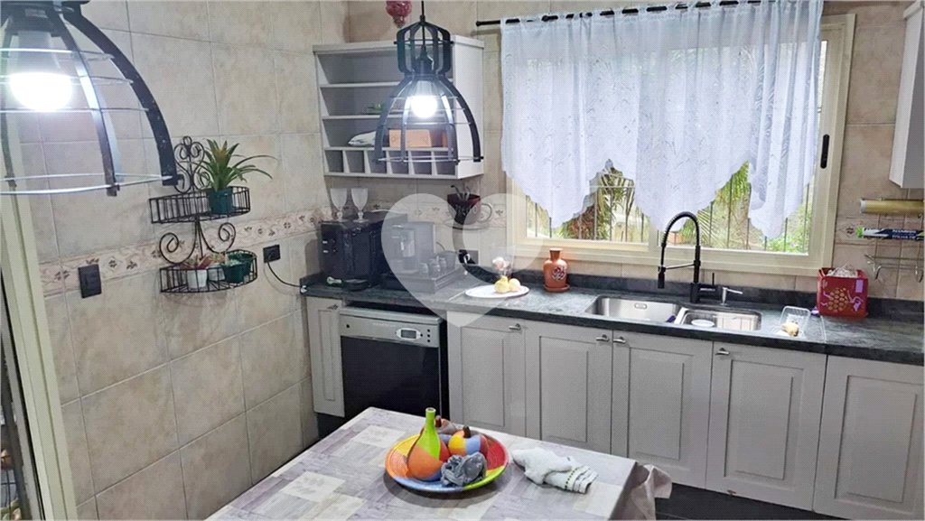 Casa à venda com 8 quartos, sendo 4 suítes, em Roseira, Mairiporã, SP