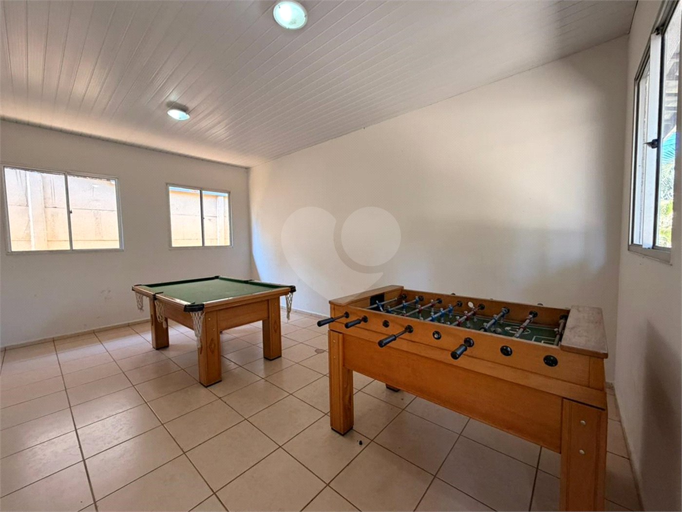 Casa à venda com 3 quartos, sendo 1 suíte, no condomínio Village Sarriá, Sorocaba - SP