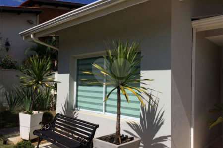 Casa à venda com 3 suítes no condomínio Residencial Jardim Paulista I, Vinhedo - SP