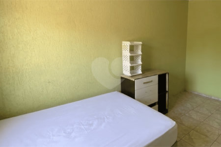 Sobrado à venda com 4 quartos, sendo 1 suíte, em Conjunto Habitacional Itapetininga F3, Itapetininga, SP
