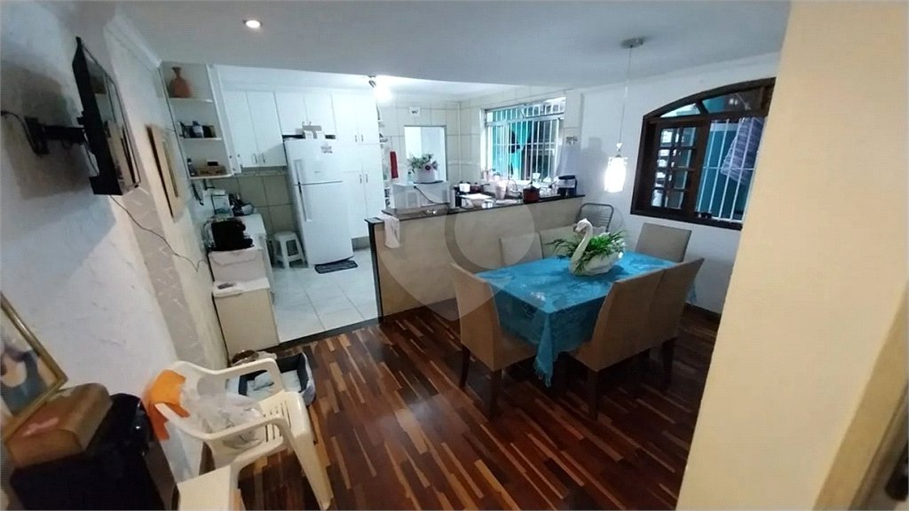 Sobrado à venda com 4 quartos, sendo 1 suíte, em Vila Prel, São Paulo, SP