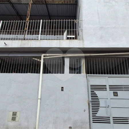 Sobrado à venda com 2 quartos, sendo 1 suíte, em Vila Zat, São Paulo, SP