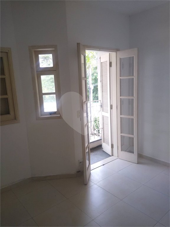 Casa à venda com 2 suítes no condomínio Village Palmas, São Paulo - SP
