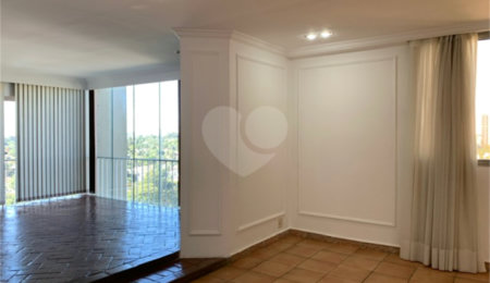 Apartamento à venda com 3 quartos, sendo 1 suíte,  em Alto da Boa Vista, São Paulo, SP