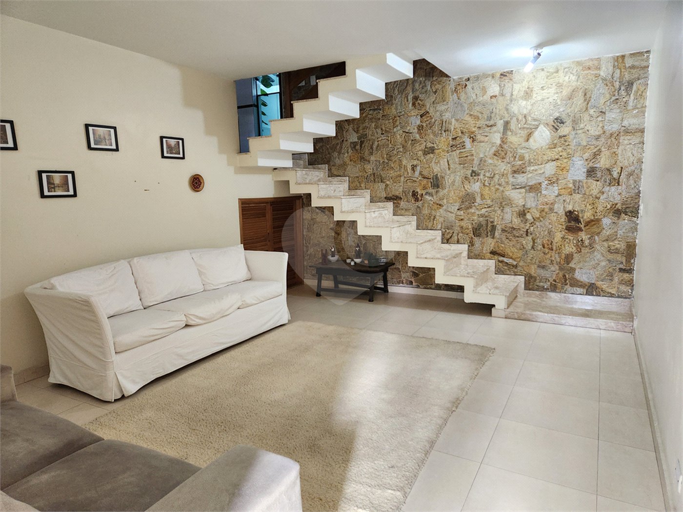 Casa à venda com 4 quartos, sendo 3 suítes,  em Vila Rosália, Guarulhos, SP