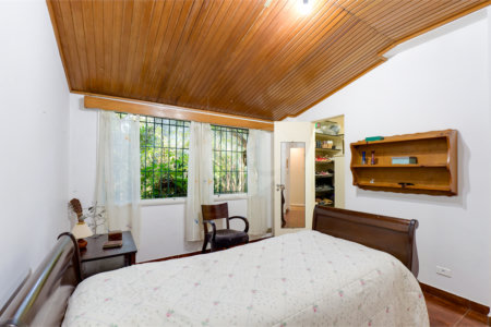 Casa Térrea à venda com 5 quartos, sendo 2 suítes, em Alto da Boa Vista, São Paulo, SP