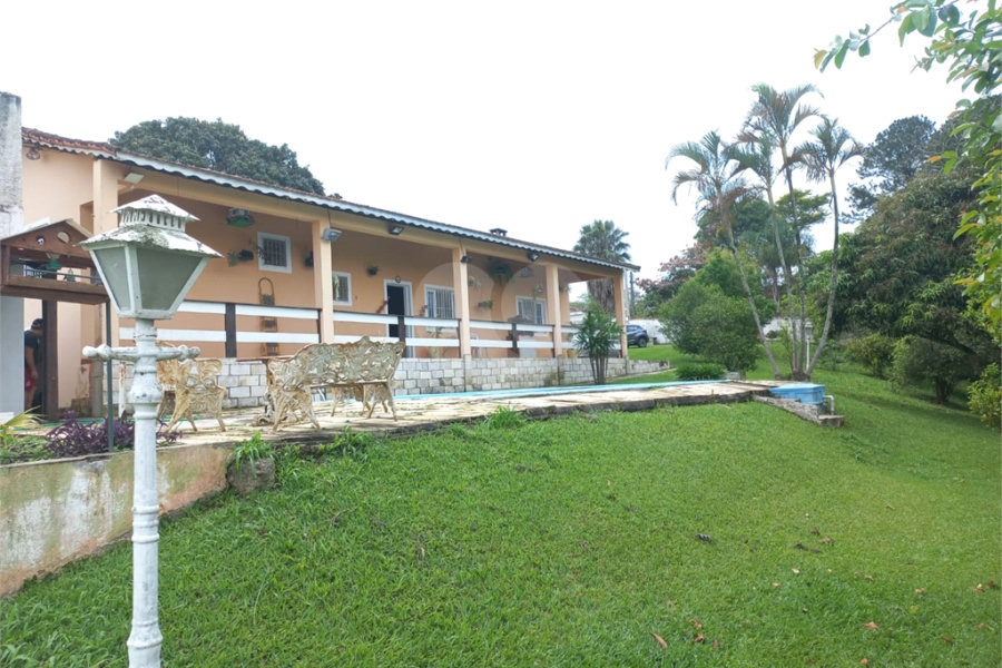 Casa à venda com 4 quartos, sendo 2 suítes, no condomínio Residencial Ypeville, Mairiporã - SP