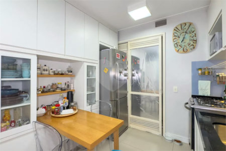 Apartamento à venda com 3 quartos, sendo 1 suíte, em Brooklin Paulista, São Paulo, SP