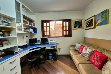 Casa à venda com 3 quartos, sendo 1 suíte, em Parque São Domingos, São Paulo, SP