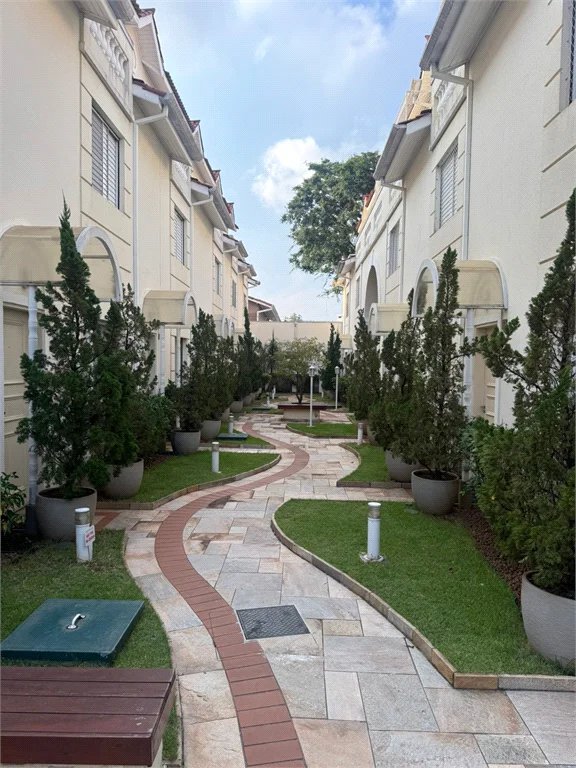 Casa à venda com 3 quartos, sendo 1 suíte, no condomínio Villas de São Francisco, São Paulo - SP