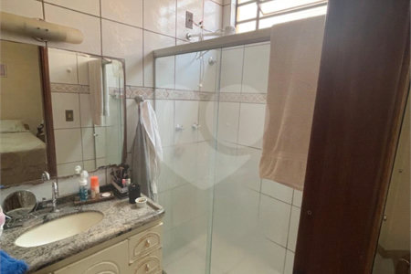 Casa à venda com 3 quartos, sendo 1 suíte, em Parque Laranjeiras, Araraquara, SP