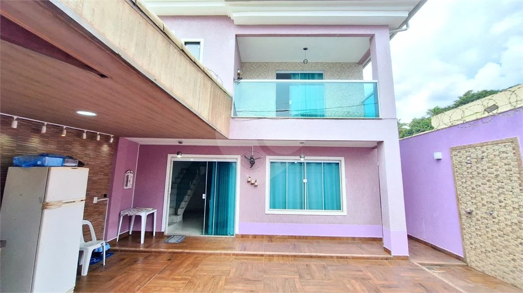 Casa à venda com 3 quartos, sendo 2 suítes, no condomínio Residencial West Green, Rio de Janeiro - RJ